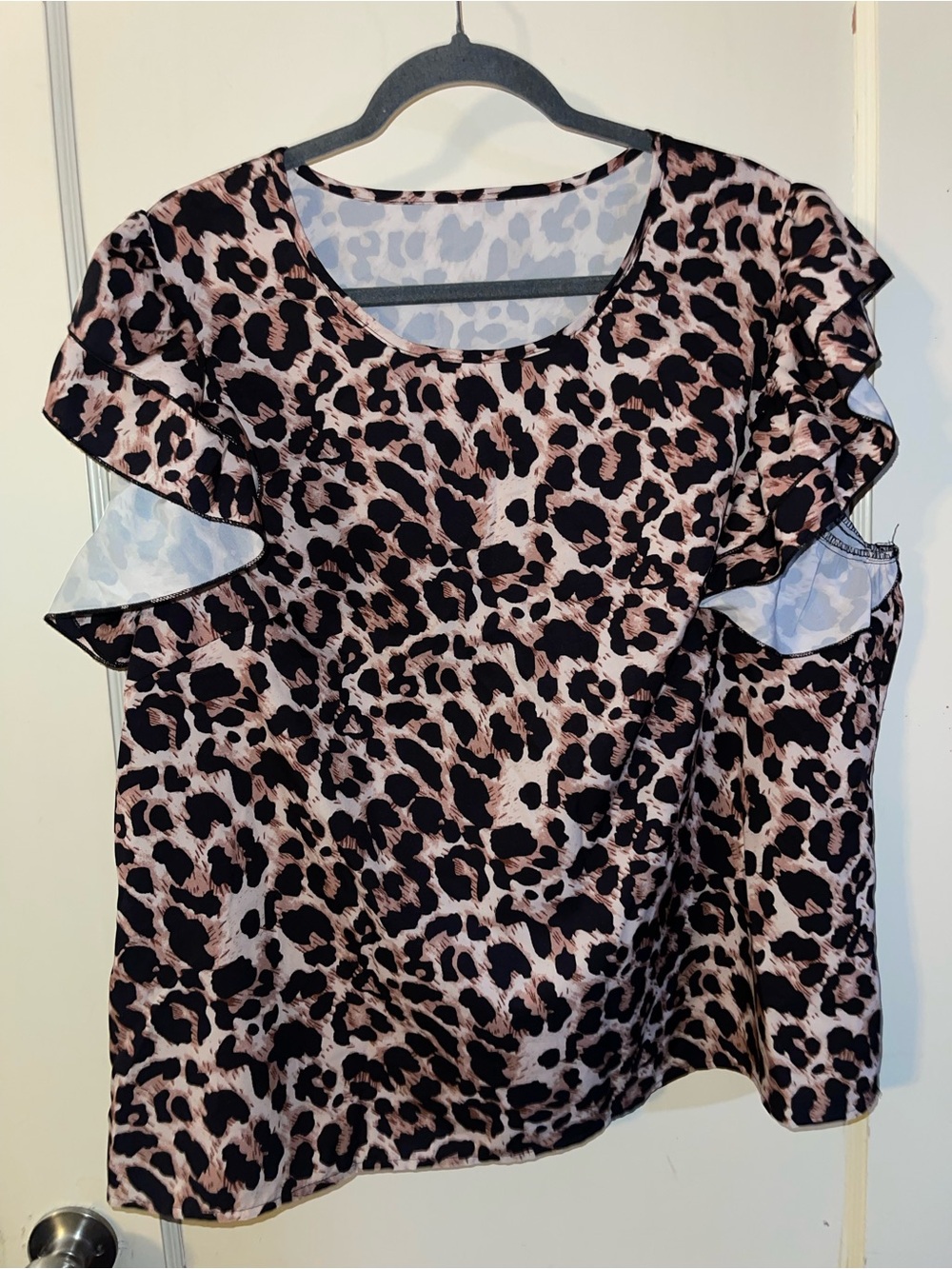 Leopard Print Ruffle Sleeve Top